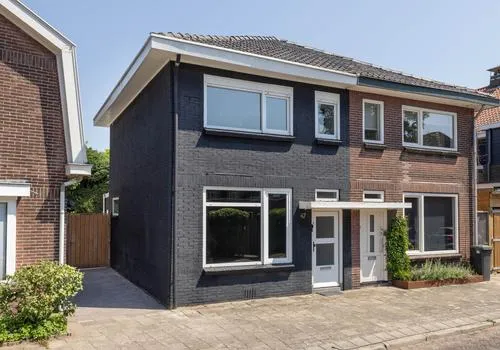 Twee-onder-één-kap te koop: Albrechtsweg 47, Berflo Es Noord Hengelo