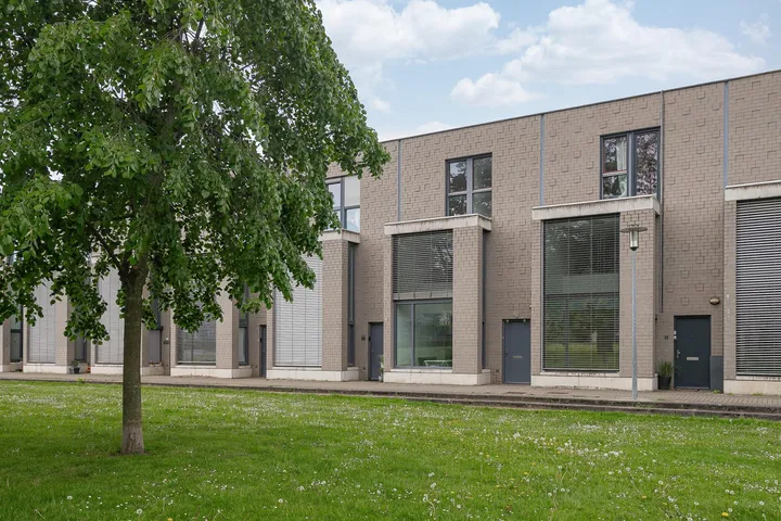 Tussenwoning te koop: Aldegondaplantsoen 17, Wittevrouwenveld Maastricht