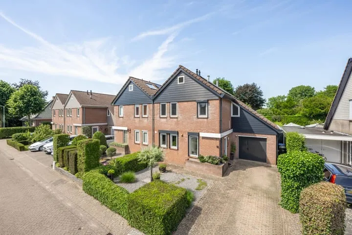 Semi-detached for sale: Aldenhagelaan 14, Drumpt Tiel