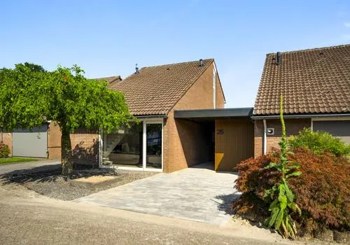 Tussenwoning te koop: Aldenhoven 25, Kern Heythuysen Heythuysen