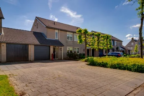 Tussenwoning te koop: Alessandria 29, Methen Zevenaar