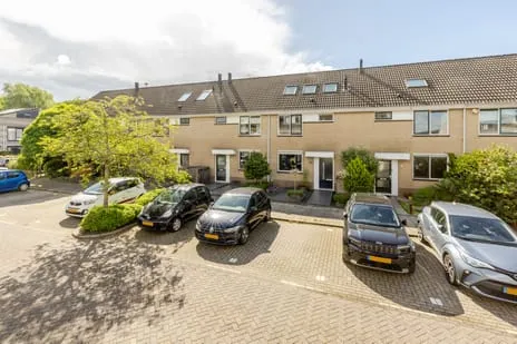 Tussenwoning te koop: Aletta Jacobsstraat 24, Het Zand Ridderkerk
