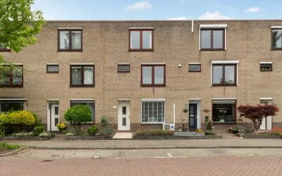 Tussenwoning te koop: Aletta Jacobs-erf 458, Aletta Jacobs-erf en omgeving Dordrecht