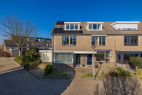 Hoekwoning te koop: Aletta Jacobsstraat 16, Vrouwenpolder Lisse