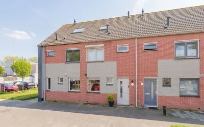 Tussenwoning te koop: Aletta Jacobsstraat 7, Velserbroek