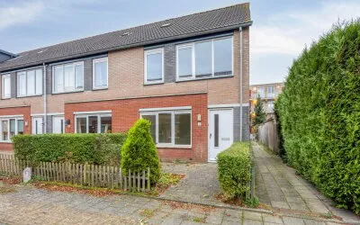 Hoekwoning te koop: Alexander Adamskistraat 2, Starrenburg Voorschoten