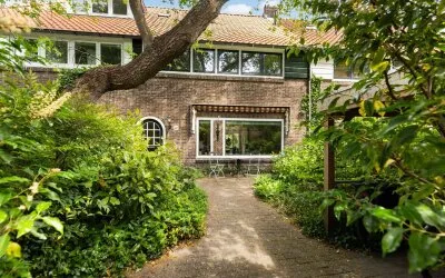 Tussenwoning te koop: Alexanderlaan 42, Arenaparkkwartier Hilversum