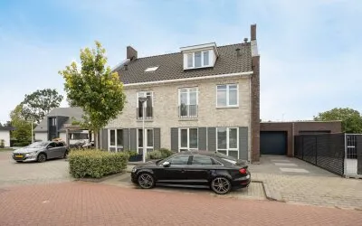 Twee-onder-één-kap te koop: Alexiastraat 2, Sint Willebrord St. Willebrord