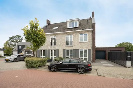 Twee-onder-één-kap te koop: Alexiastraat 2, Sint Willebrord St. Willebrord