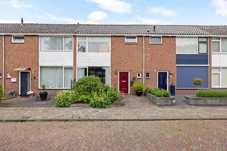 Terraced house for sale: Alma Tademaweg 20, Midden Heerenveen