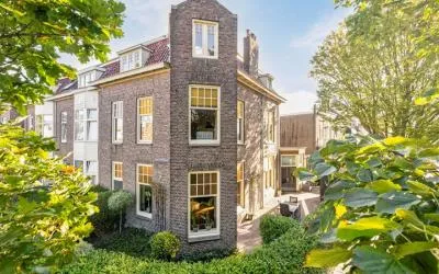 Tussenwoning te koop: Alma Tademastraat 18, Welgelegen Leeuwarden
