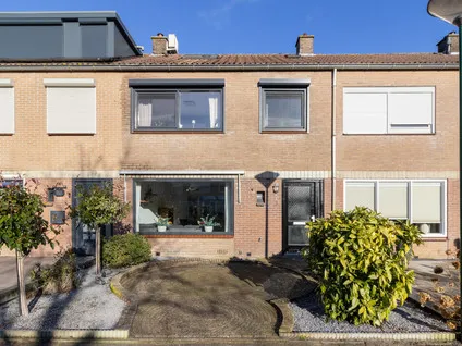Tussenwoning te koop: Almareplantsoen 5, Broerswetering Bunschoten-Spakenburg