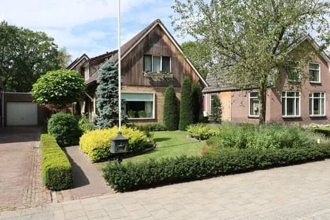 Twee-onder-één-kap te koop: Almeloseweg 72A, Vriezenveen-Centrum Vriezenveen