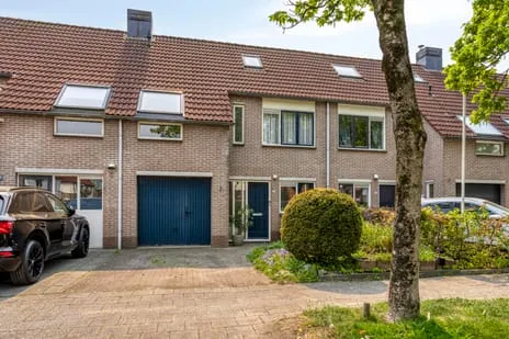 Tussenwoning te koop: Almereweg 65, Eerste woonwijk Zeewolde