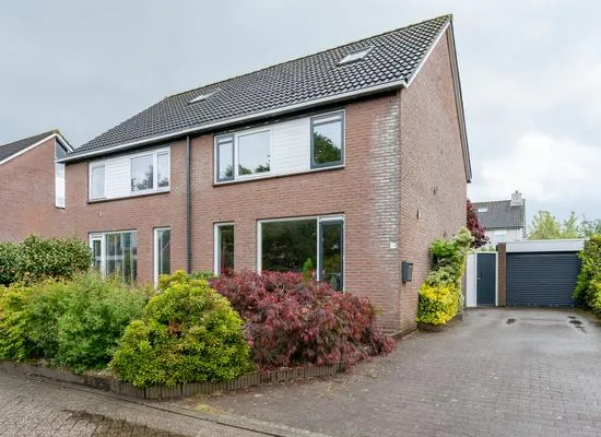 Twee-onder-één-kap te koop: Alpenkraai 24, Rietlanden Emmen