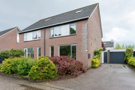 Twee-onder-één-kap te koop: Alpenkraai 24, Rietlanden Emmen