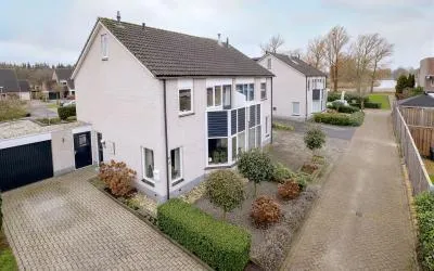 Tussenwoning te koop: Alpenkraai 51, Rietlanden Emmen