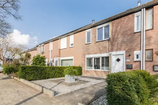 Tussenwoning te koop: Alpenwoud 515, Groenewoud Oost Tilburg