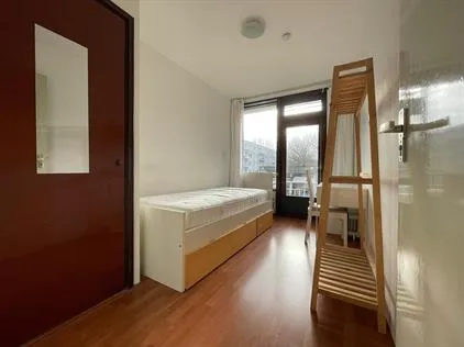 Kamer te huur: Alpert van Metzhof, Emanuel van Meterenbuurt Amsterdam