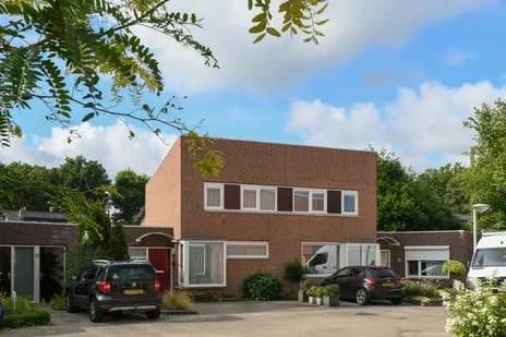 Tussenwoning te koop: Alstorphiushof 10, Aalst Waalre