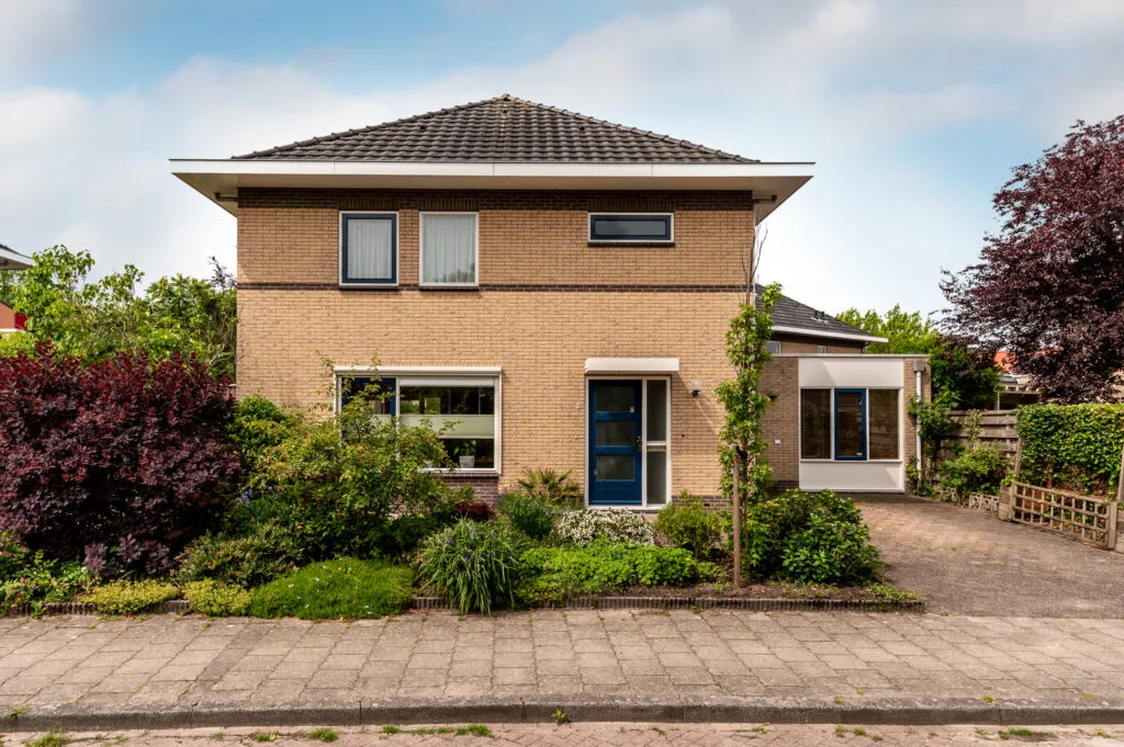 Hoekwoning te koop: Altenaweg 2, Elburg