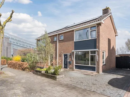 Twee-onder-één-kap te koop: Alteveerstraat 109, Zuid Hoogeveen