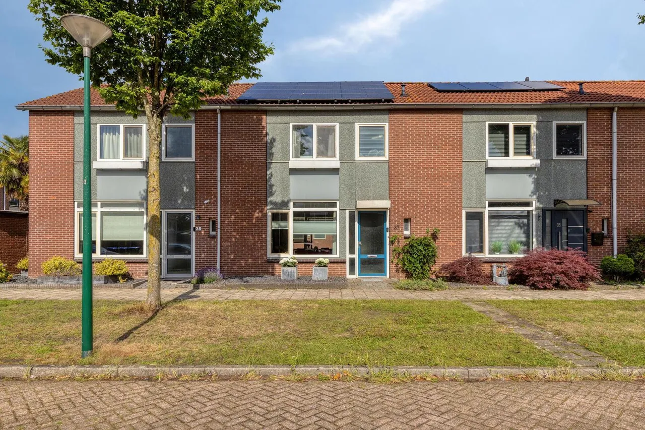 Tussenwoning te koop: Amalia van Solmslaan 37, Grave