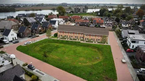 Tussenwoning te koop: Amaliahof 3, Andel Andel