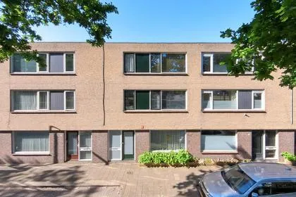 Tussenwoning te koop: Amarantstraat 52, Kleurenbuurt Zuid Tilburg