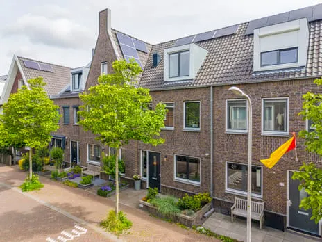 Tussenwoning te koop: Ambachtsherenstraat 18, 't Duyfrak Valkenburg (Zh)