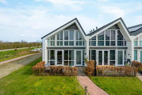 Tussenwoning te koop: Ambachtshof 26, De Kwakel