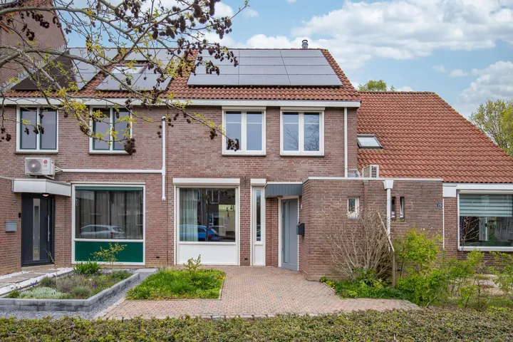 Tussenwoning te koop: Ambachtsingel 71, Roermond