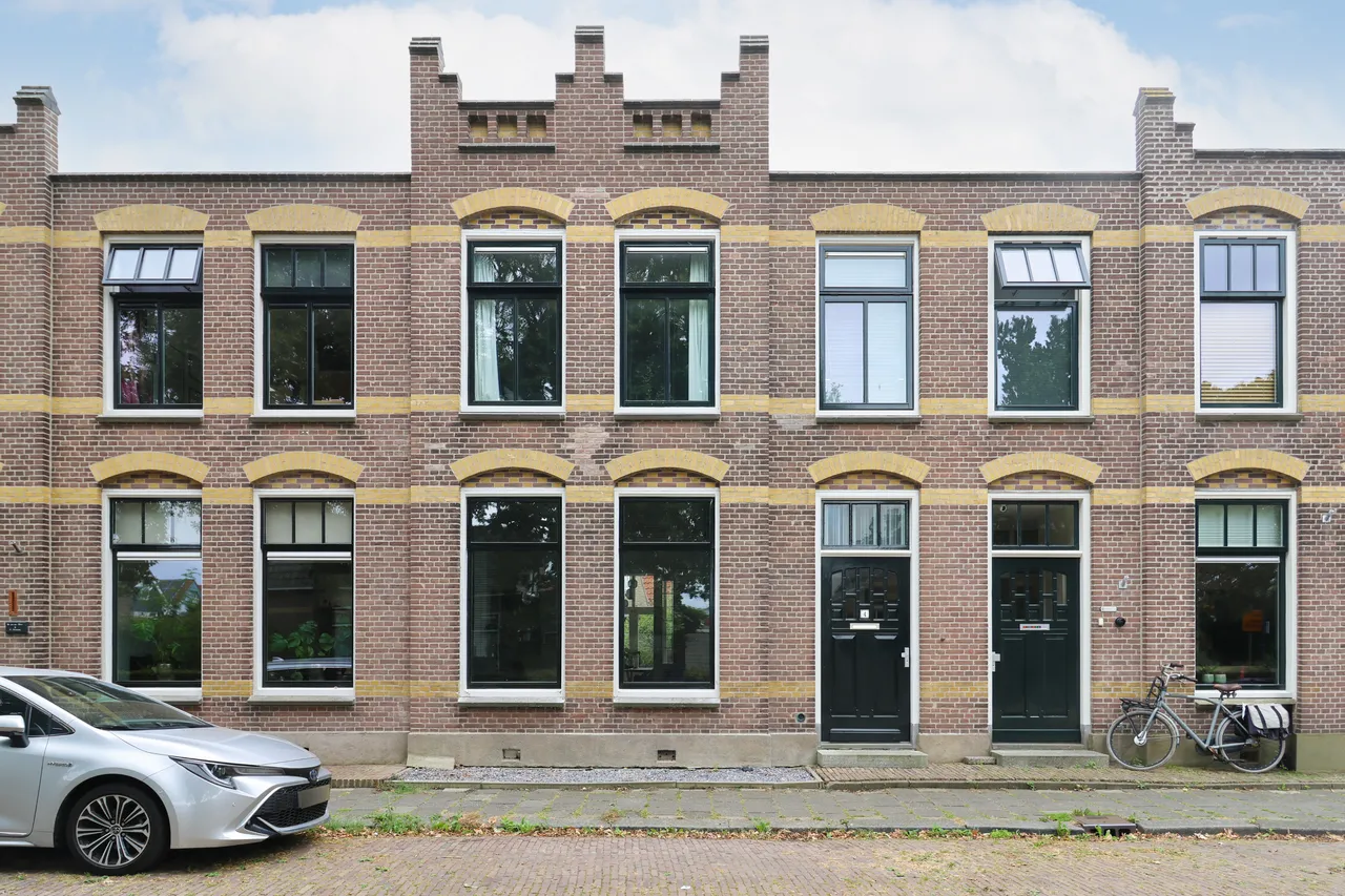 Tussenwoning te koop: Ambachtsschoolstraat 4, Harlingen