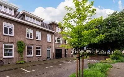 Tussenwoning te koop: Ambachtsstraat 28, Lindeveld Heerlen