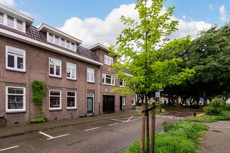 Tussenwoning te koop: Ambachtsstraat 28, Lindeveld Heerlen