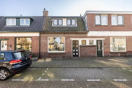 Tussenwoning te koop: Ambachtstraat 52, Oranjebuurt Hillegom