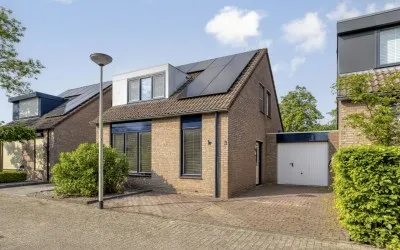 Tussenwoning te koop: Amberberg 3, Minnebeek-Watermolen Roosendaal