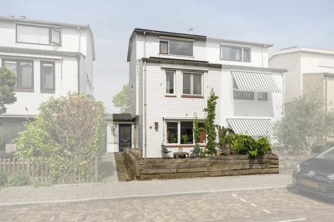 Tussenwoning te koop: Ambonlaan 52, Indische Buurt Vlaardingen