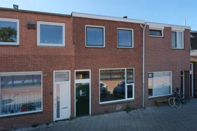 Tussenwoning te koop: Ambtstraat 61, Almelo