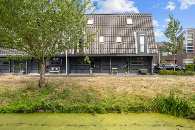 Tussenwoning te koop: Ameland 5, Eilandenbuurt Bergschenhoek