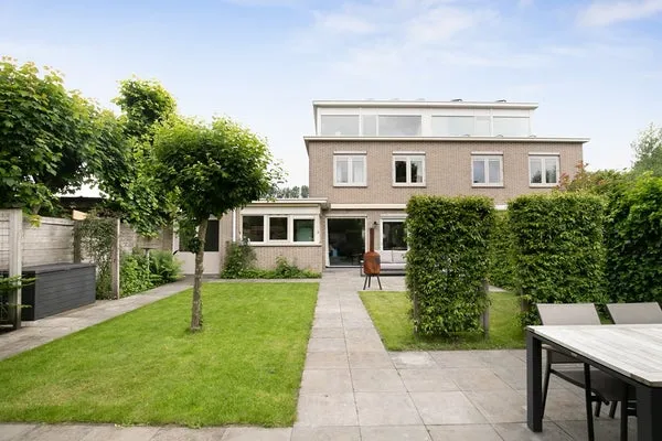 Huurwoning: Amerbachstraat 13 in Rotterdam - €2.795 per maand - 184m²