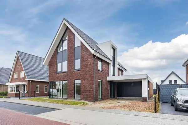 Vrijstaande woning te koop: Amerlaan 38, Fijnaart Fijnaart