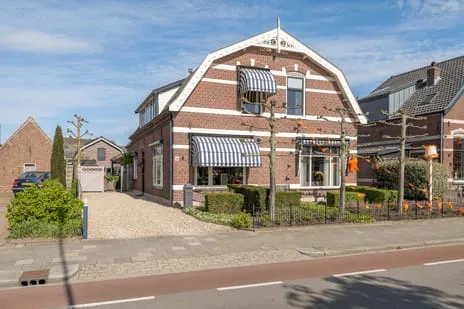 Twee-onder-één-kap te koop: Amersfoortsestraat 104, Barneveld