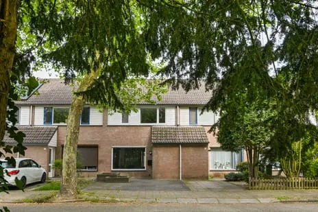 Tussenwoning te koop: Amienslaan 21, Achtse Barrier-Hoeven Eindhoven