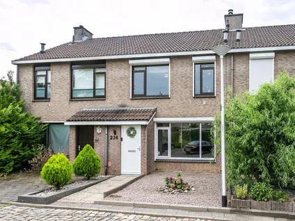 Tussenwoning te koop: Ammonieterf 236, Groot Rennemig Heerlen