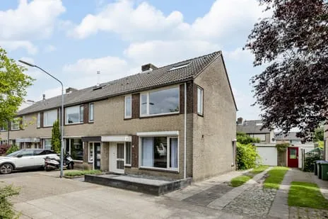 Hoekwoning te koop: Ampèrestraat 11, Natuurkundigenbuurt Oosterhout (Nb)
