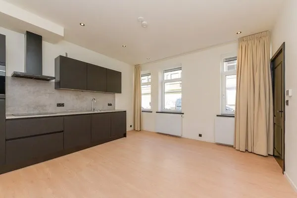 Home for rent: Ampèrestraat, Newtonbuurt Schiedam