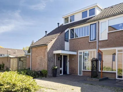 Hoekwoning te koop: Ampsen 82, Schelfhorst Zuidoost Almelo