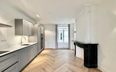 Apartment for sale: Amstel 204D, Rembrandtplein e.o. Amsterdam