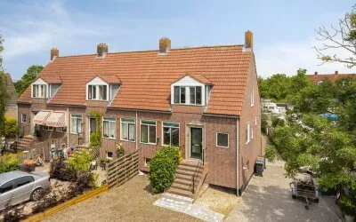 Hoekwoning te koop: Amsteldijk-Noord 97, Bedrijventerrein Uithoorn